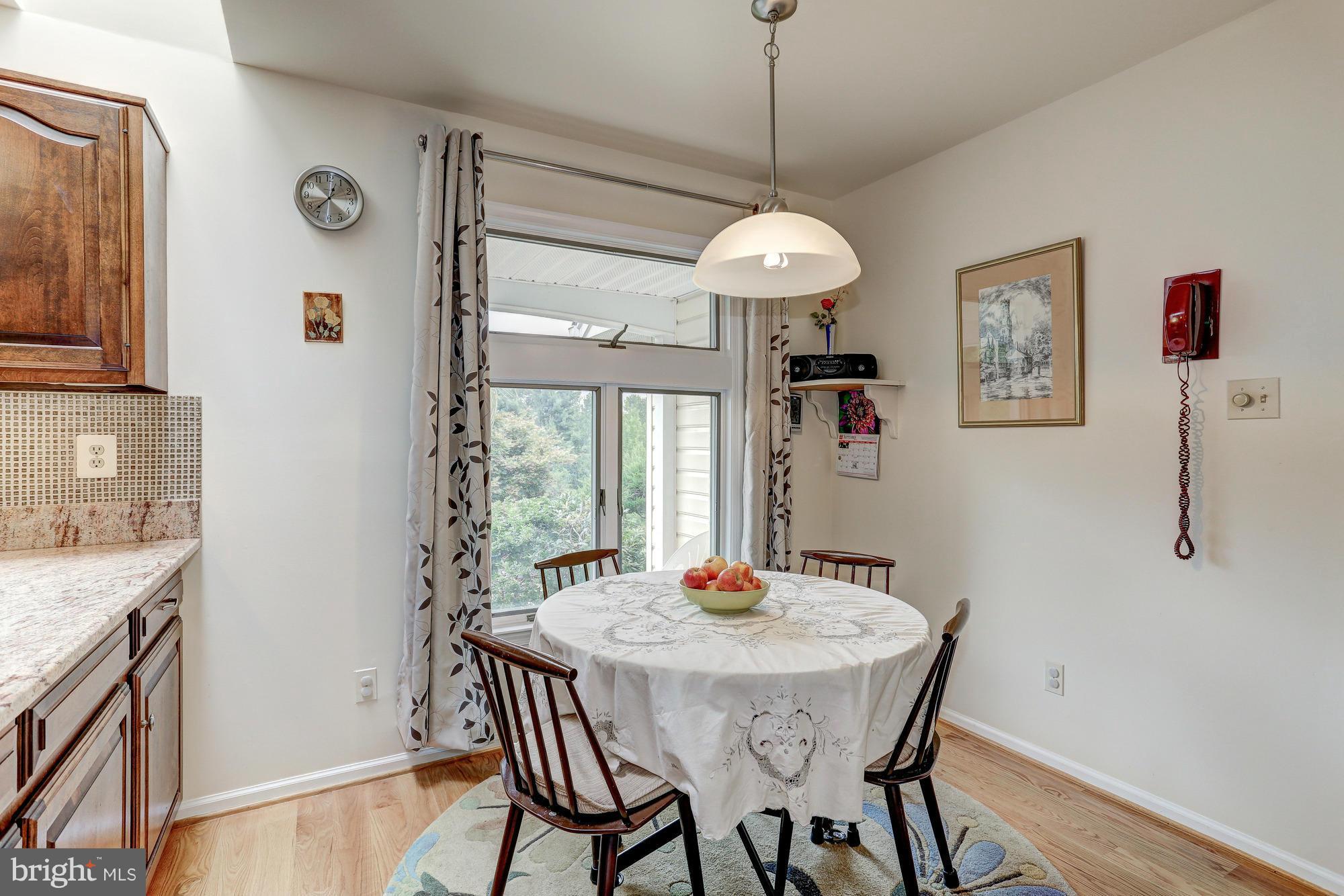 238 Hunters Road Washington, VA 22747 - Photo 14 of 30 Roomy breakfast area between kit. and DR