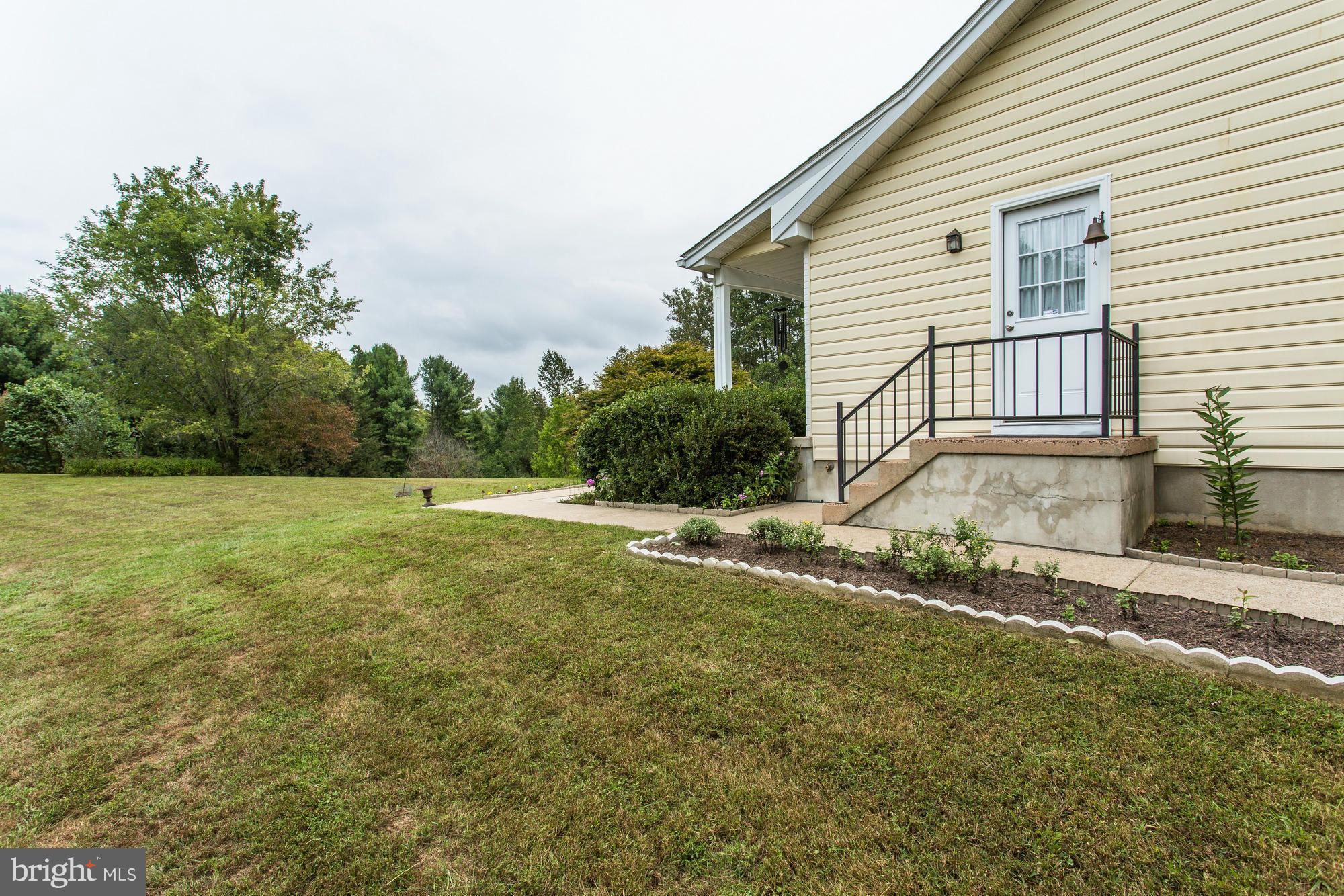238 Hunters Road Washington, VA 22747 - Photo 28 of 30 Side porch into laundry/mud room