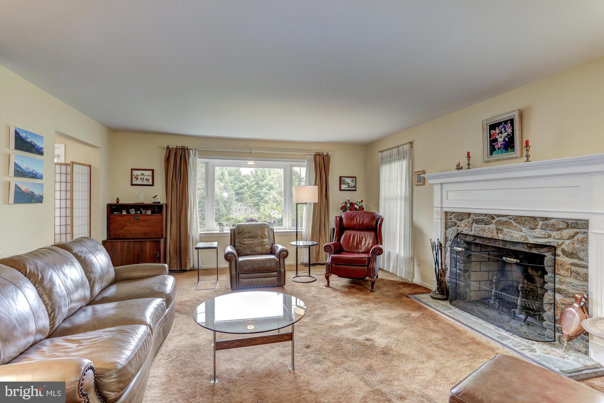238 Hunters Road Washington, VA 22747 - Photo 8 of 30 Light filled and inviting with built in shelving