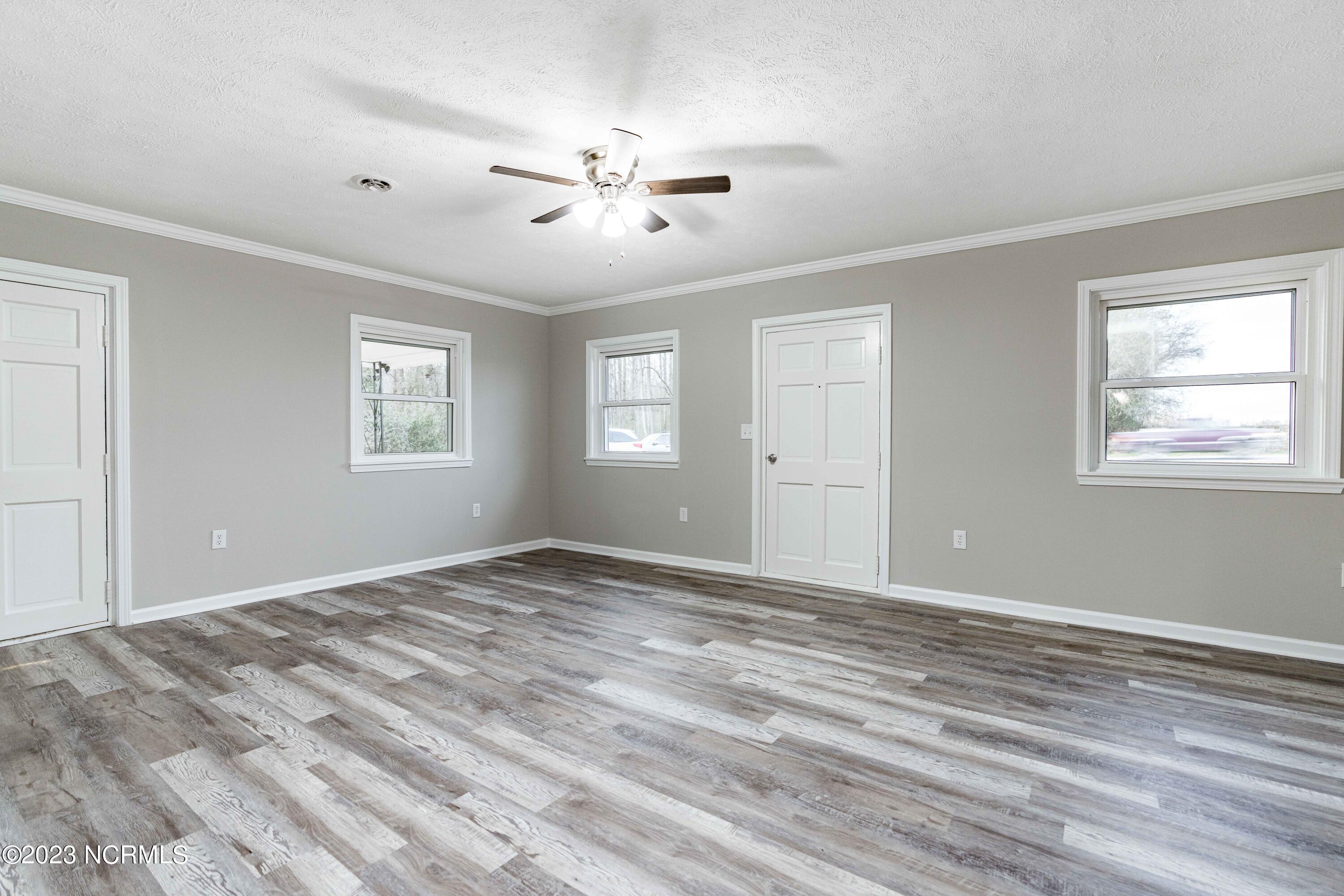 533 Butler Island Road Roseboro, NC 28382 - Photo 7 of 14 DSC03128
