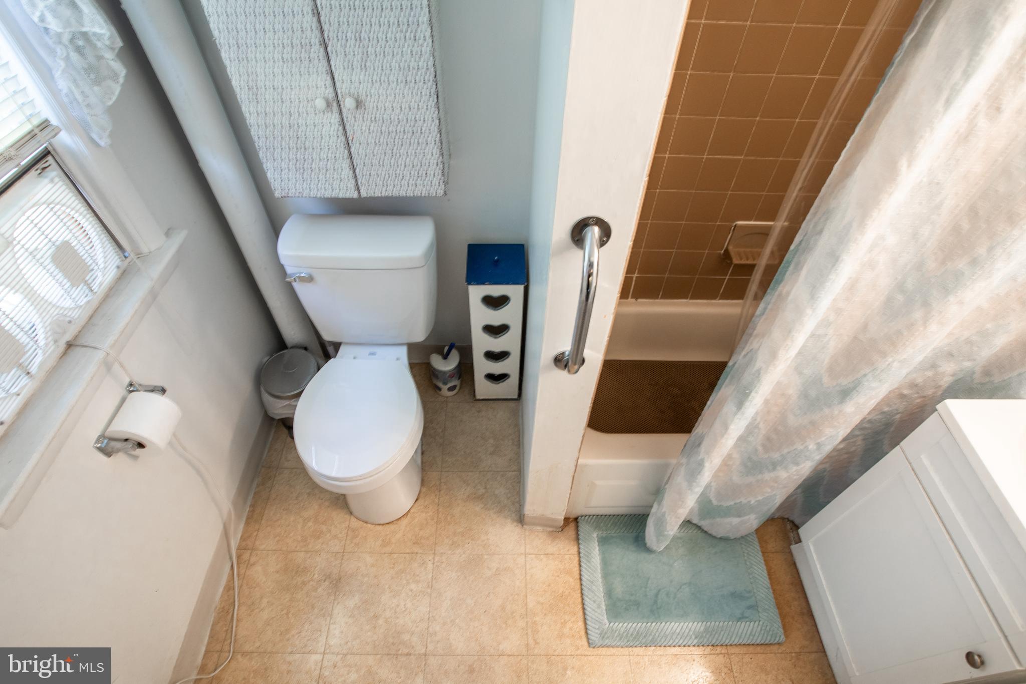 752 Groveville Road Hamilton, NJ 08620 - Photo 26 of 33 a bathroom with a toilet and a shower