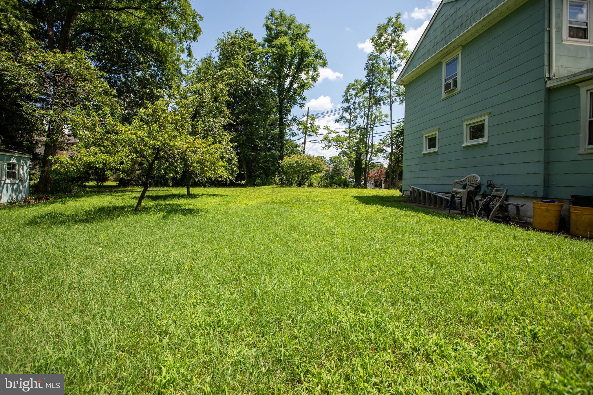 752 Groveville Road Hamilton, NJ 08620 - Photo 29 of 33 a view of a backyard with a garden