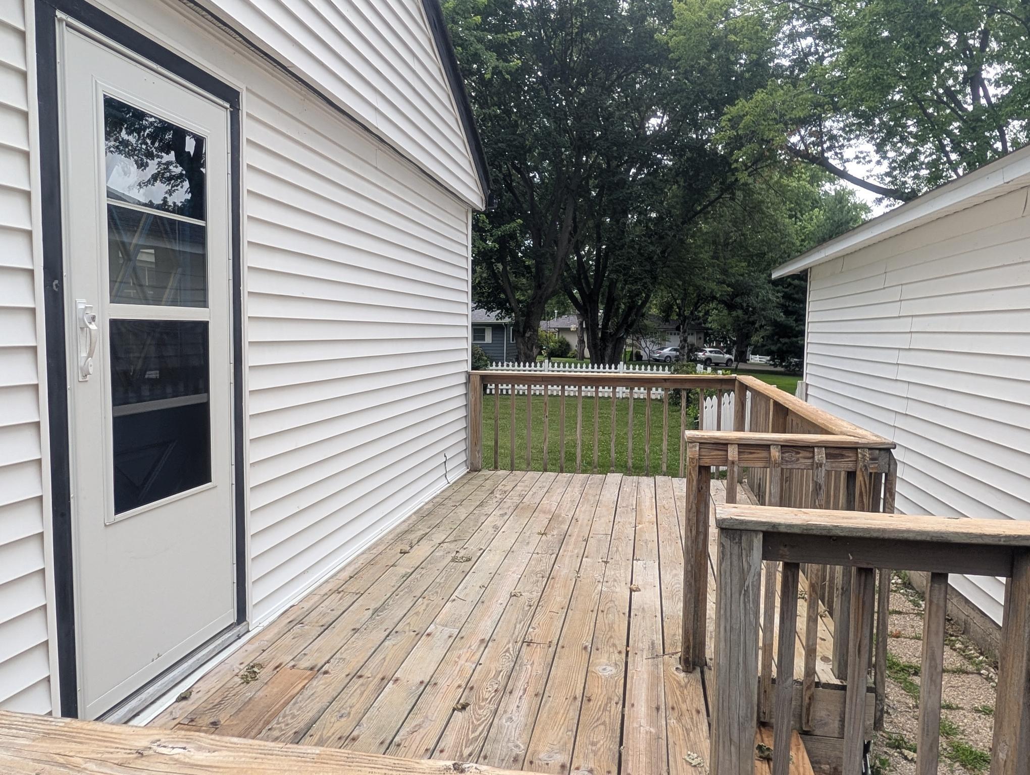 1416 Blodgett Lane Delavan, WI 53115 - Photo 4 of 16 Deck