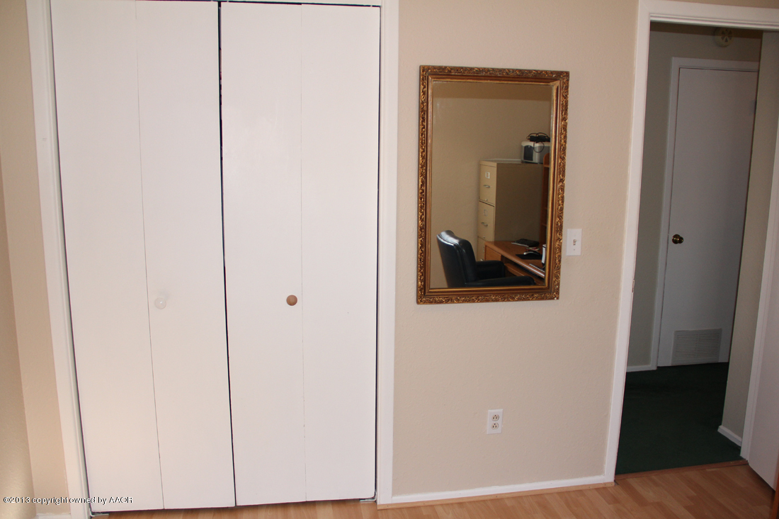 5324 Allen Street Amarillo, TX 79110 - Photo 20 of 24 a view of a hallway