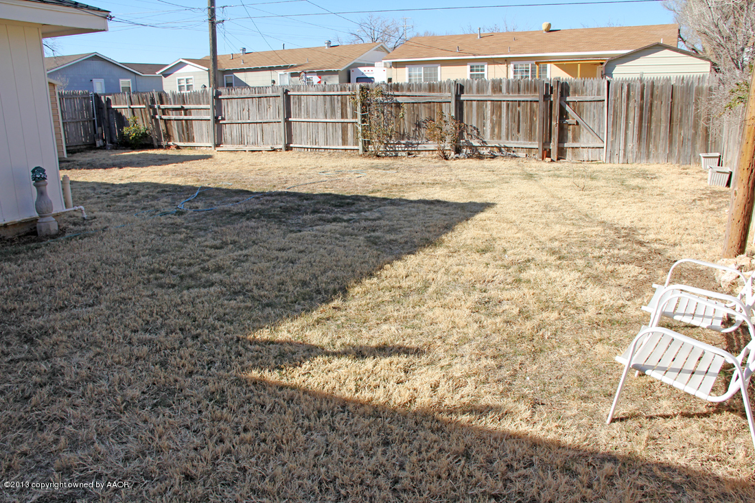5324 Allen Street Amarillo, TX 79110 - Photo 23 of 24 a view of a house with a snow