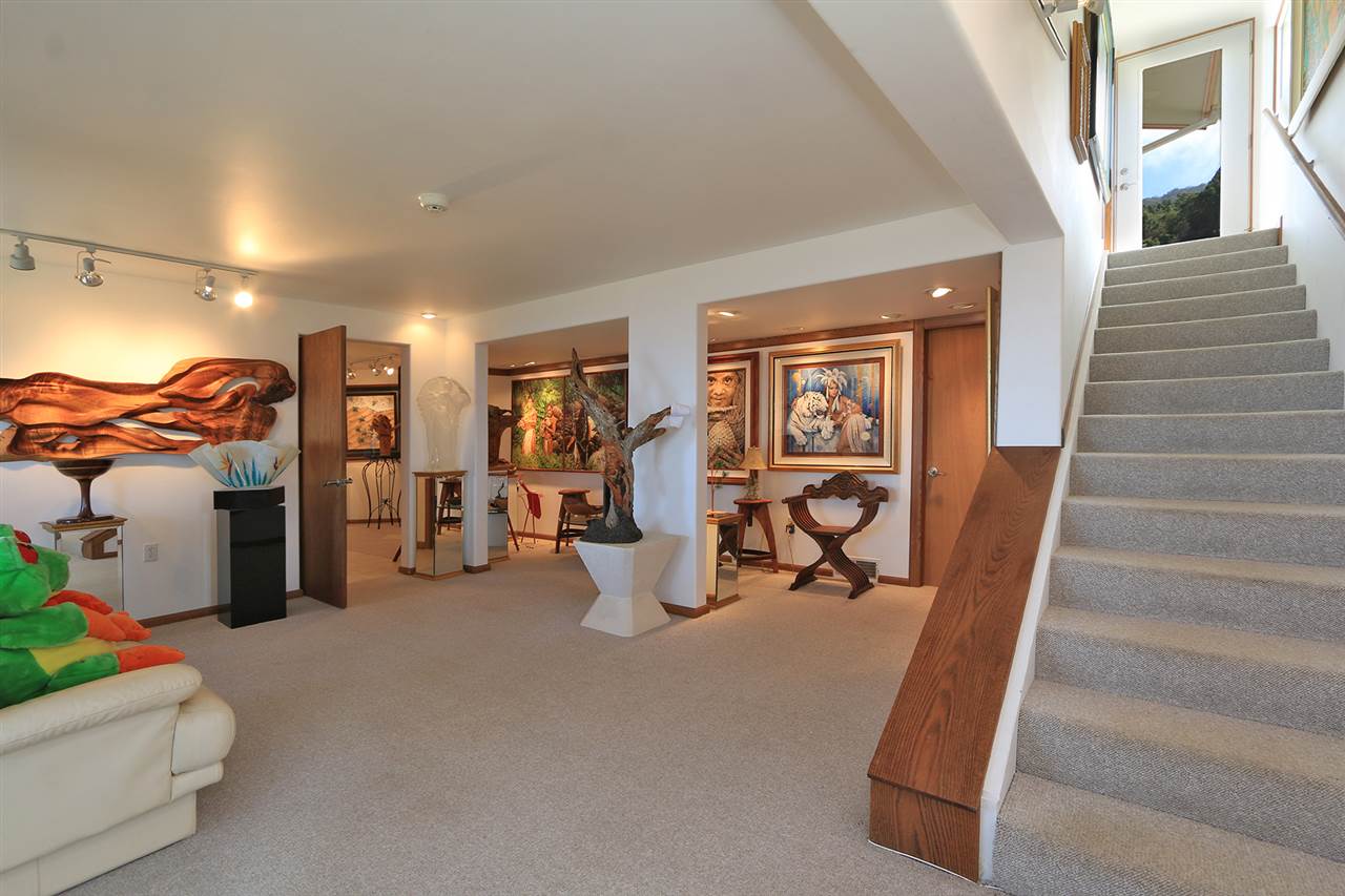 1415 Middle Road Kula, HI 96790 - Photo 11 of 30 a view of a room with gym equipment