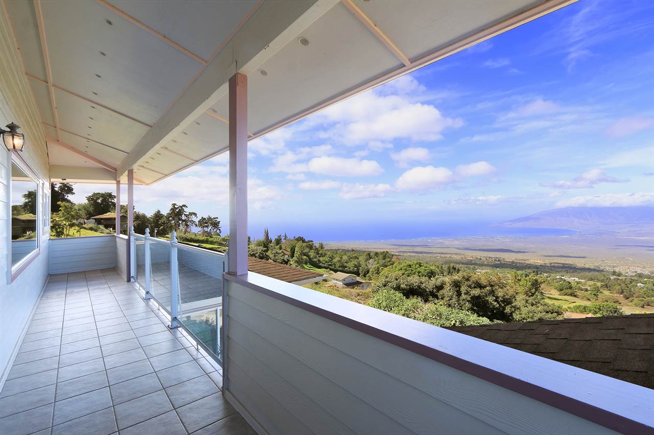1415 Middle Road Kula, HI 96790 - Photo 8 of 30 a view of a balcony with city view