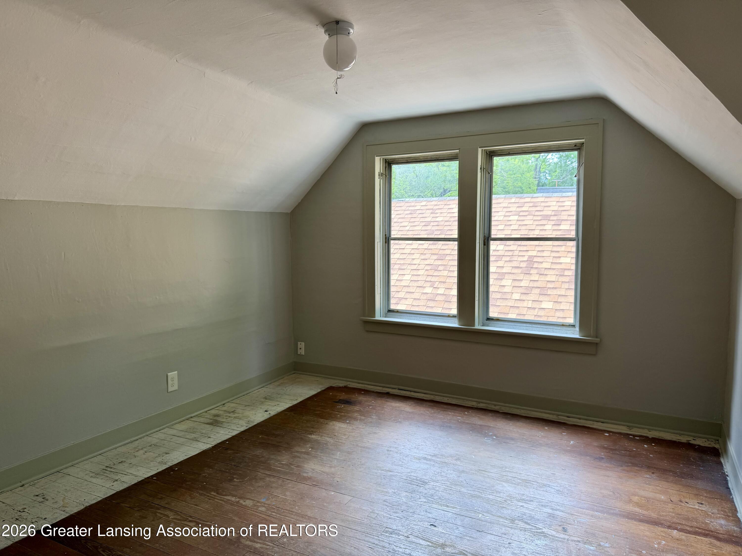 529 Shepard Street Lansing, MI 48912 - Photo 22 of 31 Bedroom 3