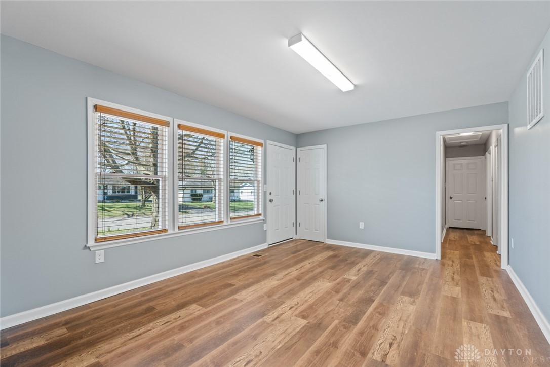 5637 Sharp Road Dayton, OH 45432 - Photo 6 of 33