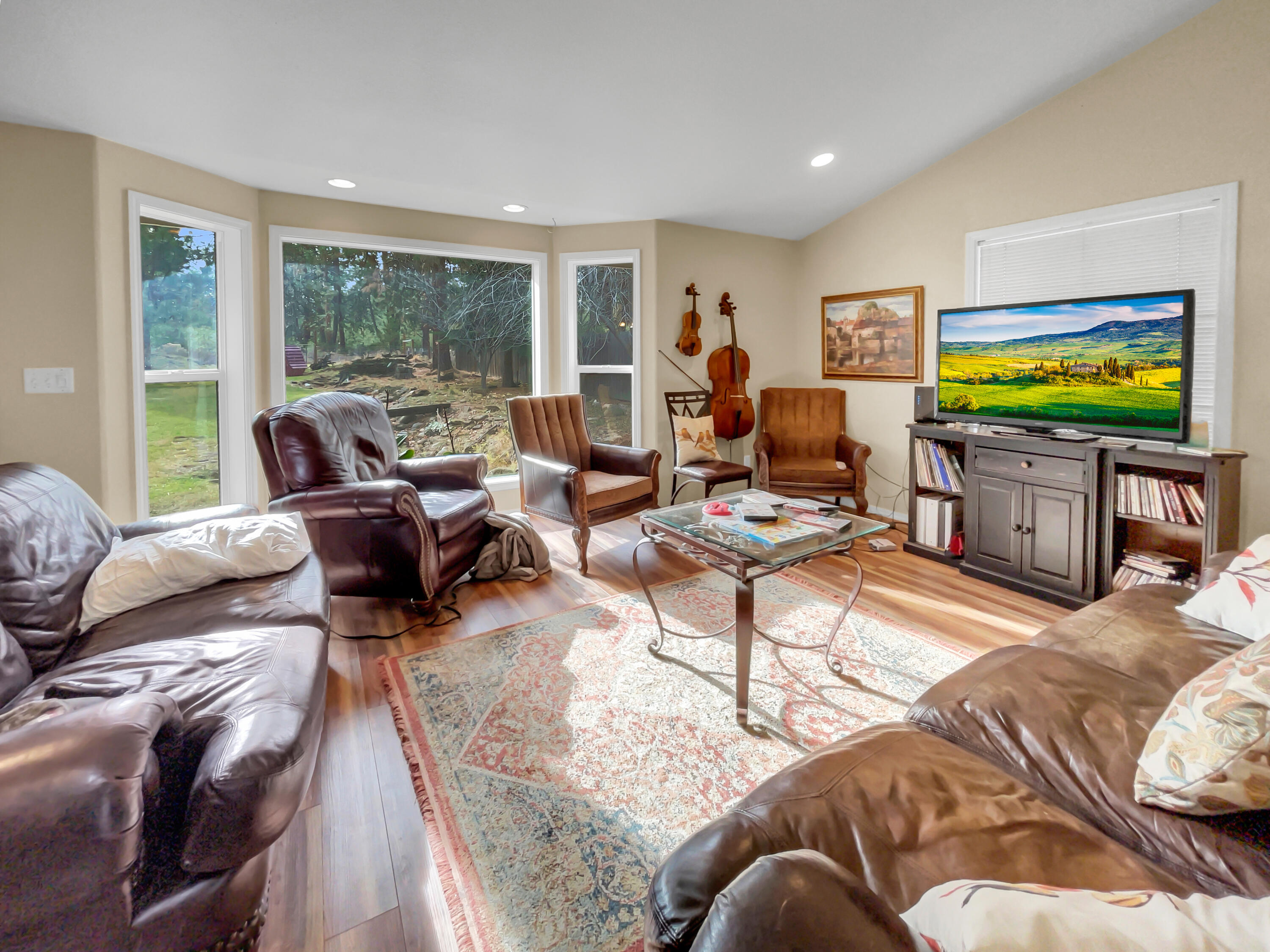 19231 Apache Road Bend, OR 97702 - Photo 16 of 34 Family Room