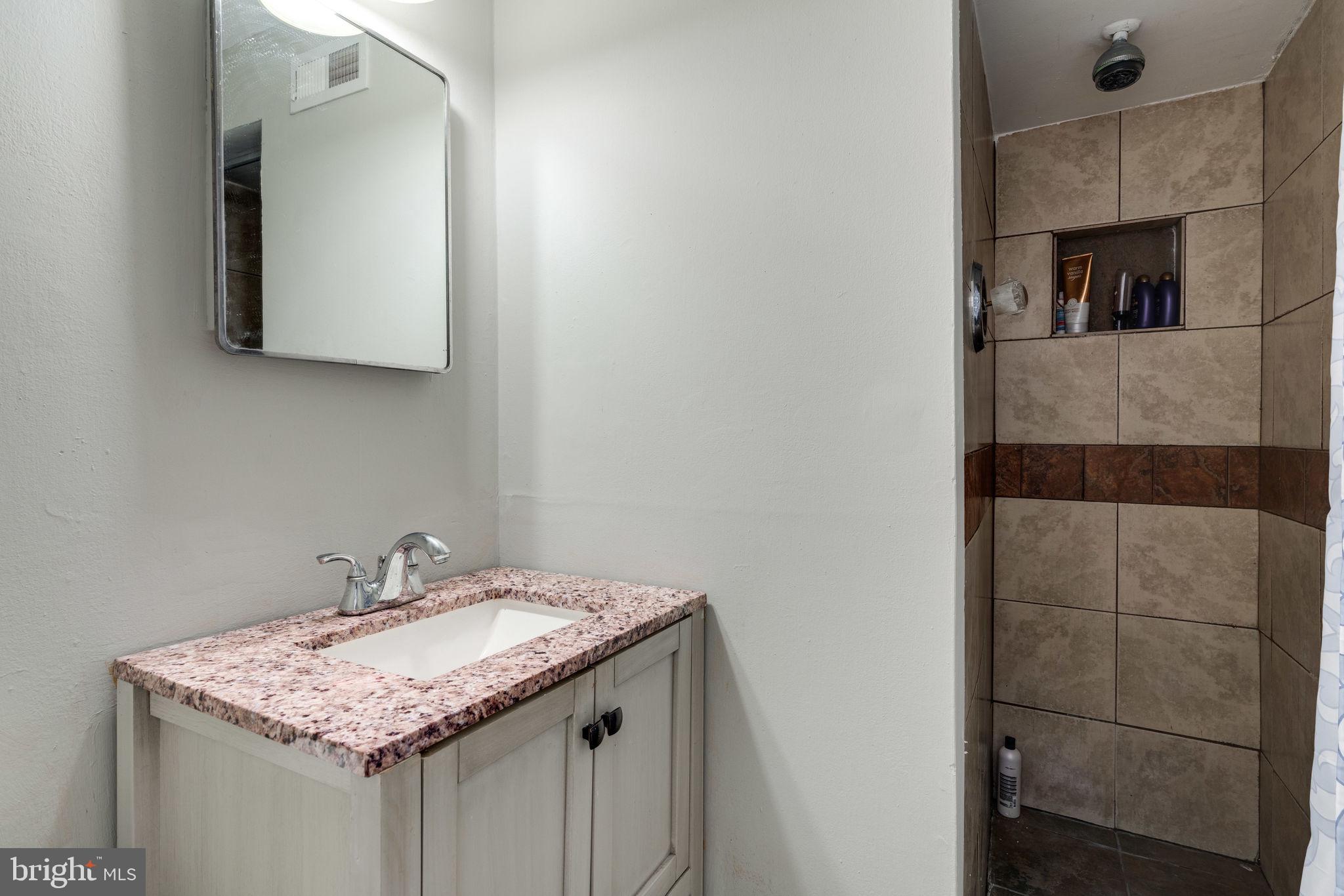 15208 Michigan Rd. Woodbridge, VA 22191 - Photo 28 of 38 FULL BATH LOWER LEVEL