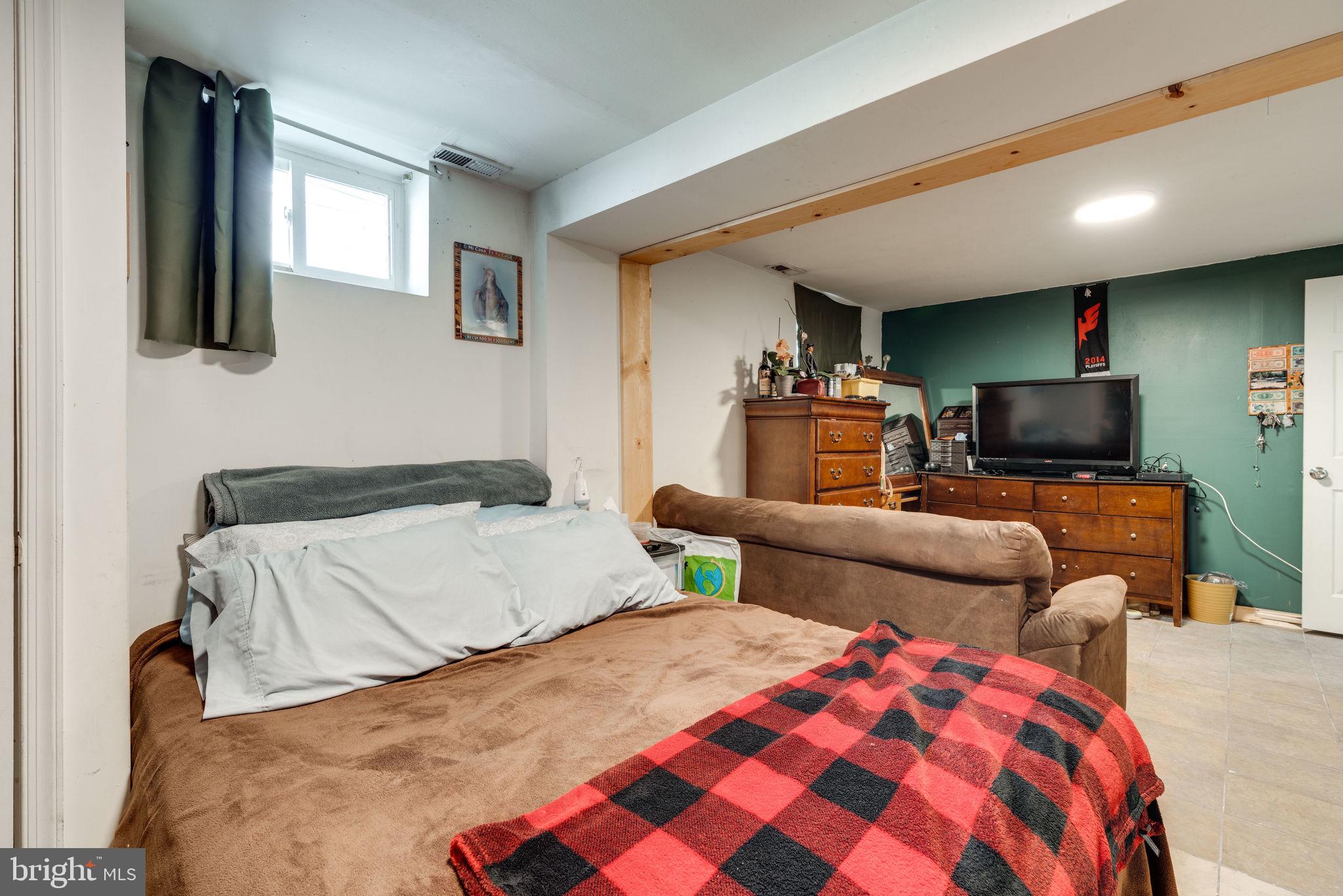 15208 Michigan Rd. Woodbridge, VA 22191 - Photo 31 of 38 ROOM LOWER LEVEL