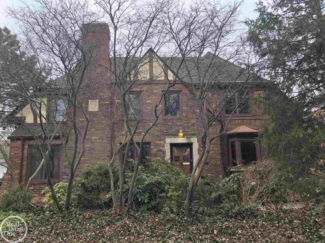 813 Pemberton Road Grosse Pointe, MI 48230 - Photo 2 of 41 50008123-1.JPG