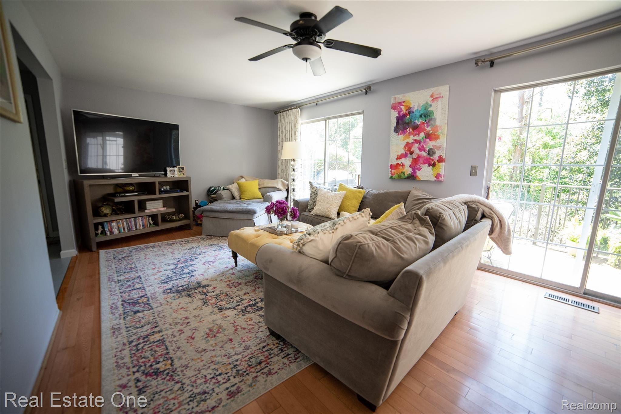 1449 Lantern Lane Rochester, MI 48306 - Photo 16 of 38 BMP_2345 copy.jpg