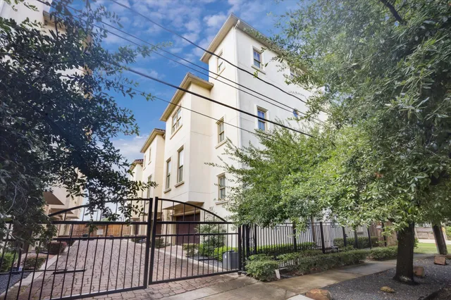 $765,000 | 2405 Richton Street, Houston, TX 77098