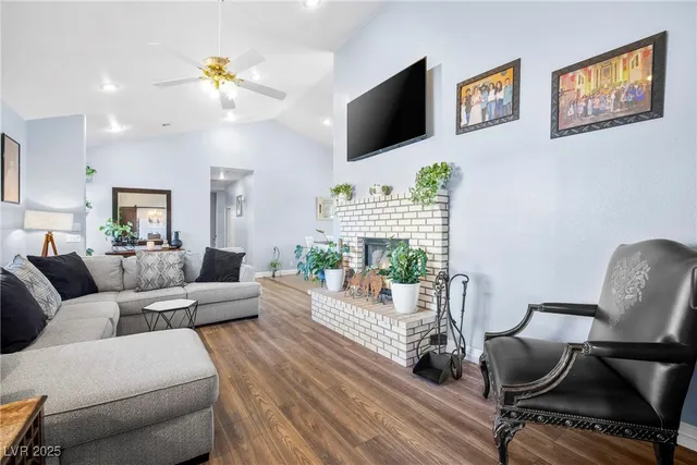 $800,000 | 921 West Gubler Avenue, Logandale, NV 89021