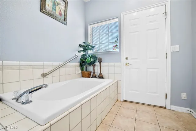 $800,000 | 921 West Gubler Avenue, Logandale, NV 89021