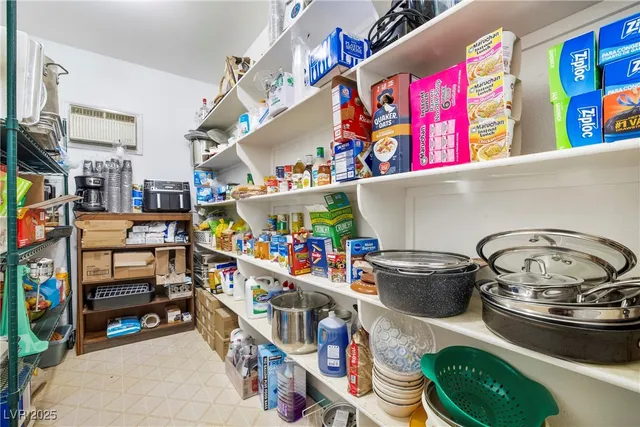 $800,000 | 921 West Gubler Avenue, Logandale, NV 89021