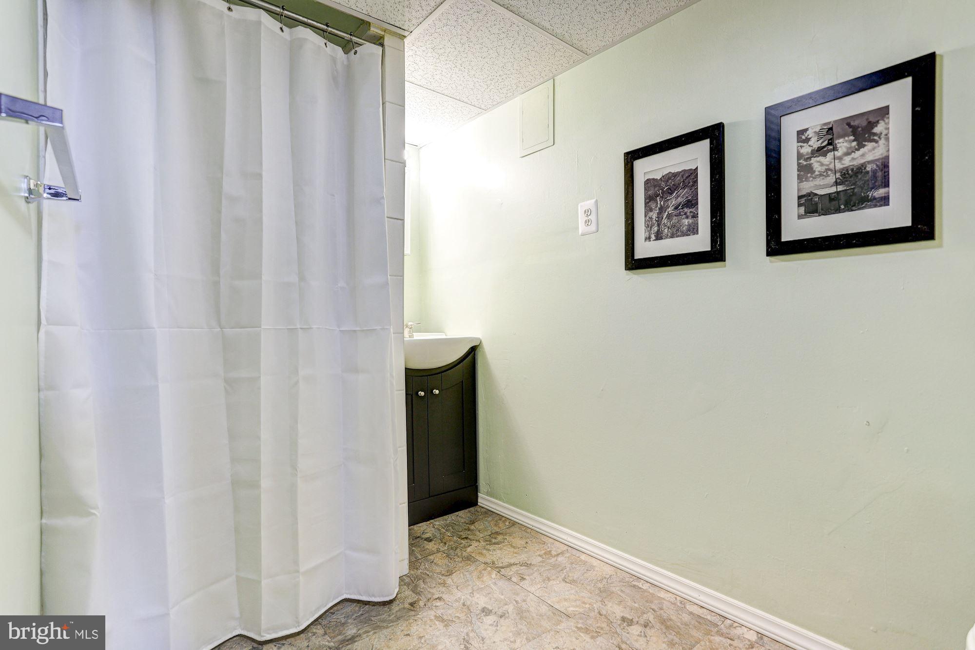 11 Edmondson Ridge Road Baltimore, MD 21228 - Photo 22 of 31 Full Bath
