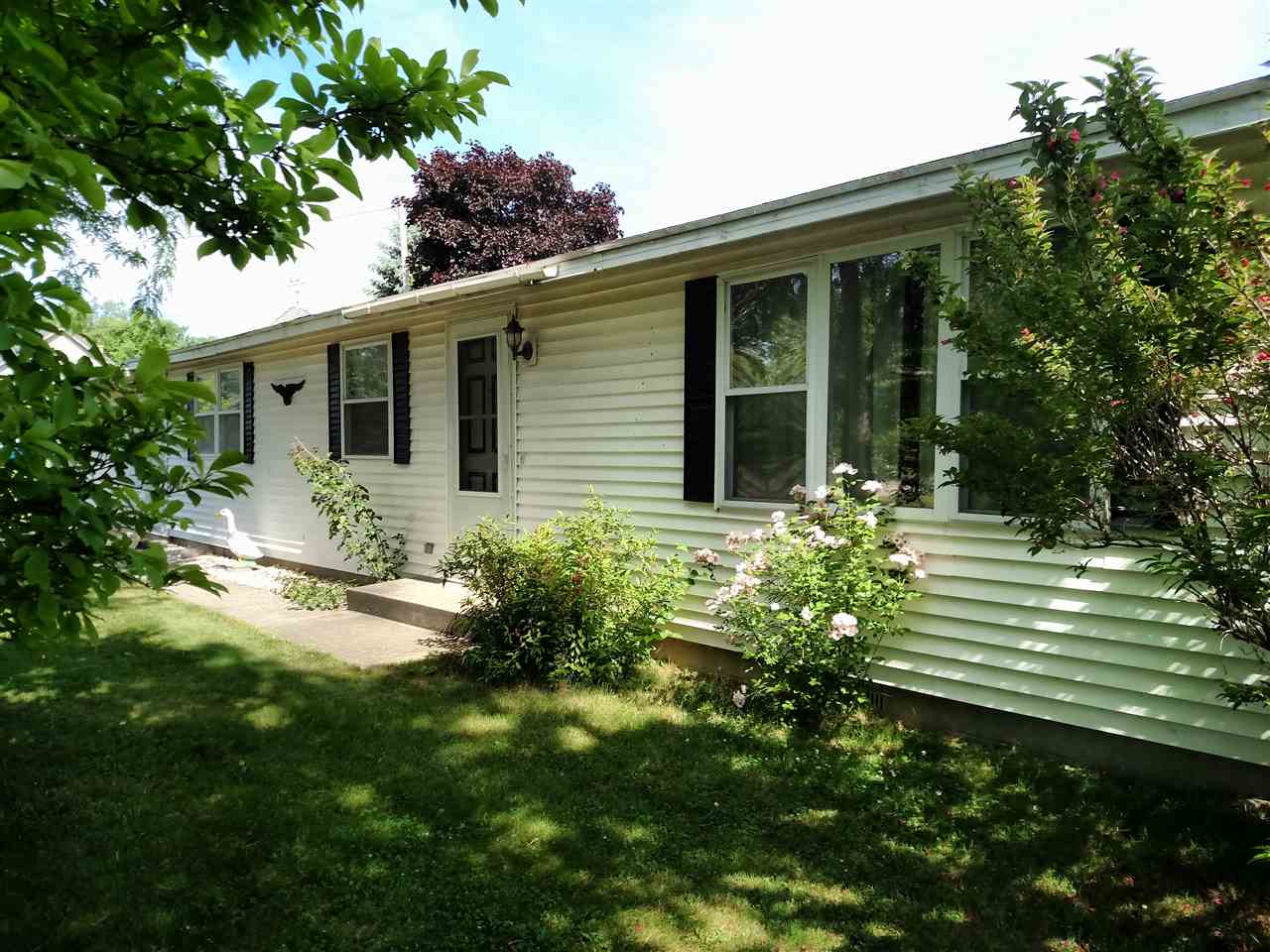 2121 East River Road Kawkawlin, MI 48631 - Photo 3 of 21
