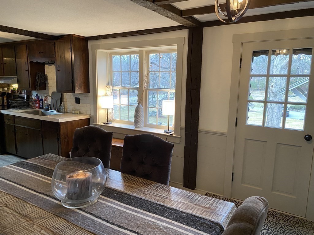 54 Northbridge Road Mendon, MA 01756 - Photo 15 of 39 a living room with furniture and a window