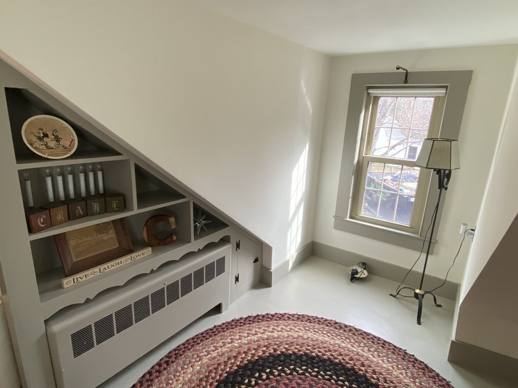 54 Northbridge Road Mendon, MA 01756 - Photo 19 of 39 a view of an entryway with workspace