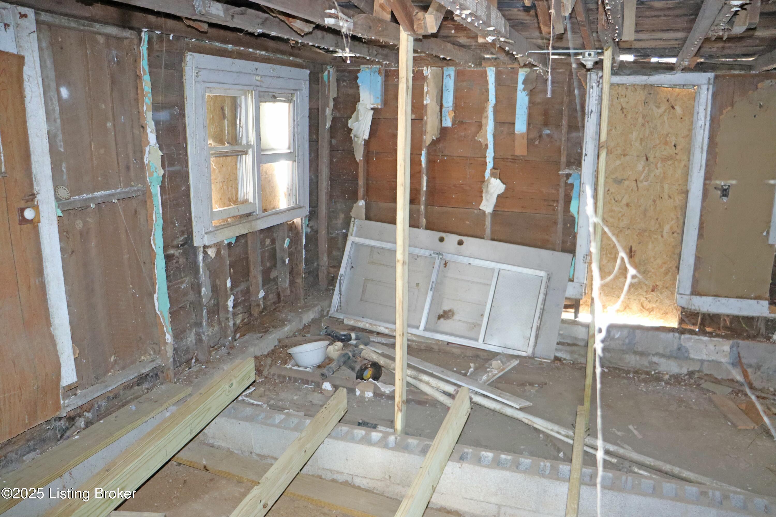 182 Cemetery Road New Castle, KY 40050 - Photo 28 of 32 Unfinished Area 1
