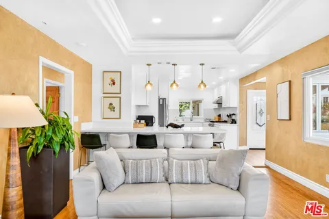 $1,700,000 | 5910 West 77th Place, Los Angeles, CA 90045