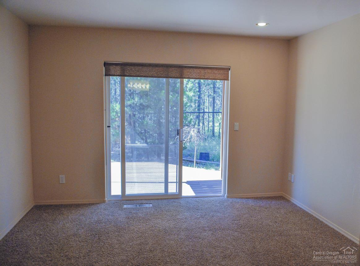 17200 Covina Road Bend, OR 97707 - Photo 17 of 25 Master Bedroom