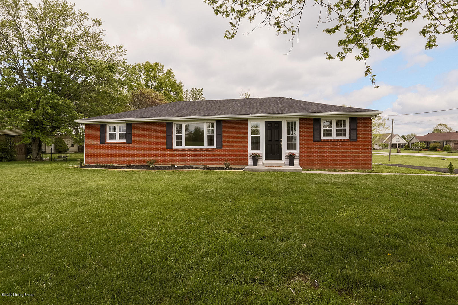 2574 Zoneton Road Shepherdsville, KY 40165 - Photo 4 of 38 002