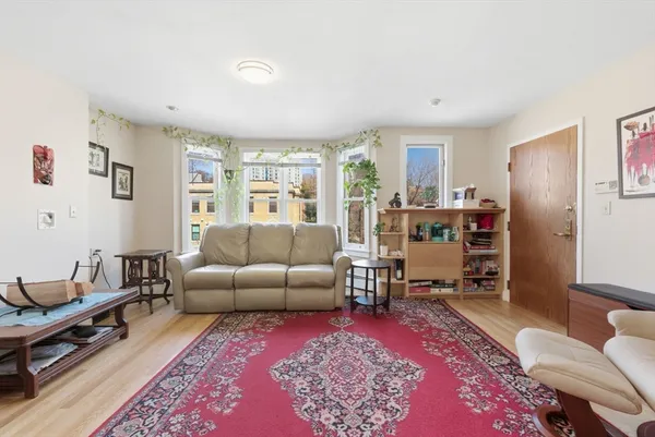 $1,229,000 | 626 Washington Street, Unit 4, Brookline, MA 02446