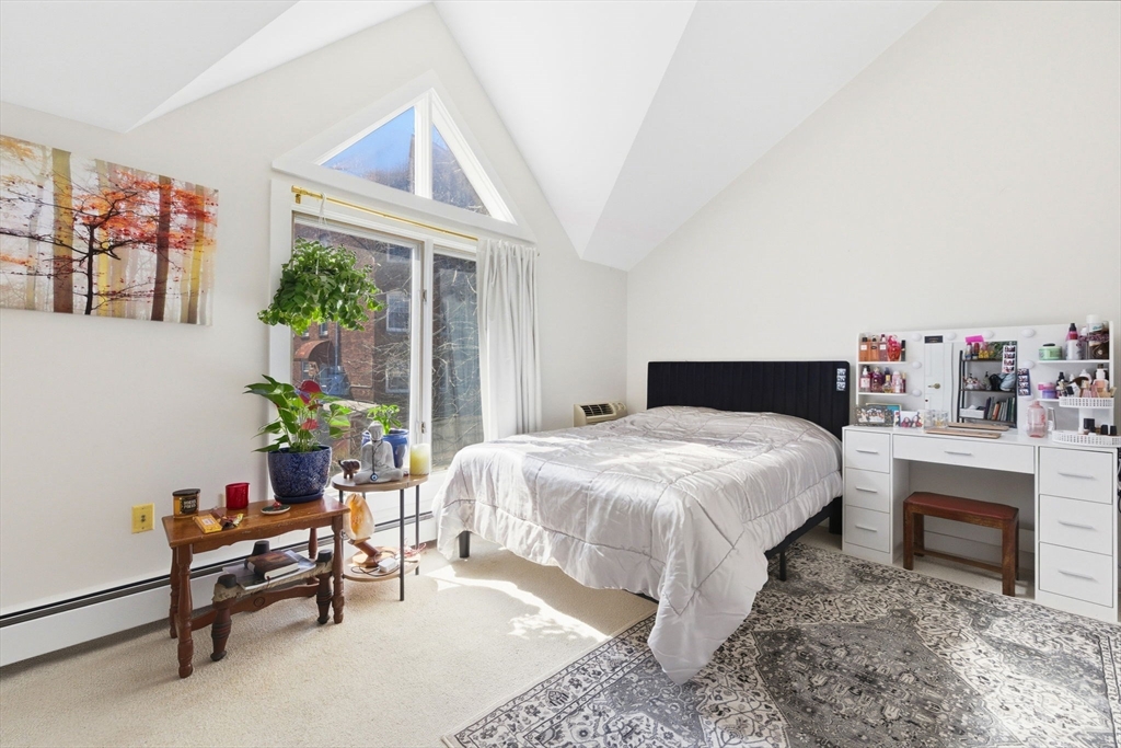 626 Washington Street, Unit 4 Brookline, MA 02446 - Photo 8 of 16