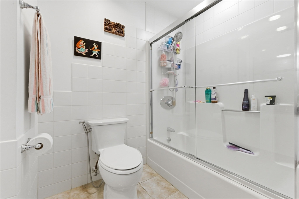 626 Washington Street, Unit 4 Brookline, MA 02446 - Photo 9 of 16