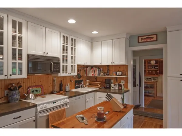 $649,900 | 212 Thrall Road, Poultney, VT 05764