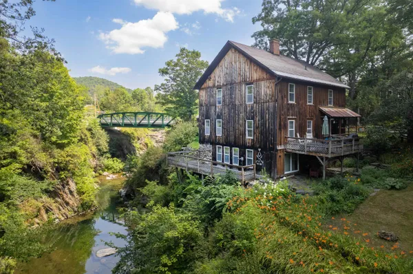 $649,900 | 212 Thrall Road, Poultney, VT 05764