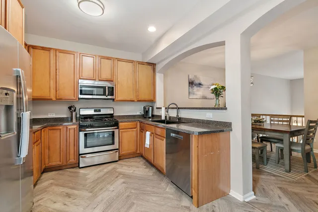 $395,000 | 420 North Harrison Street, Algonquin, IL 60102