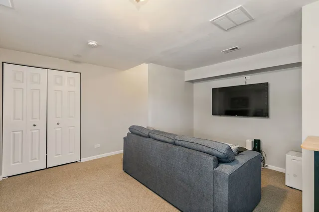 $395,000 | 420 North Harrison Street, Algonquin, IL 60102