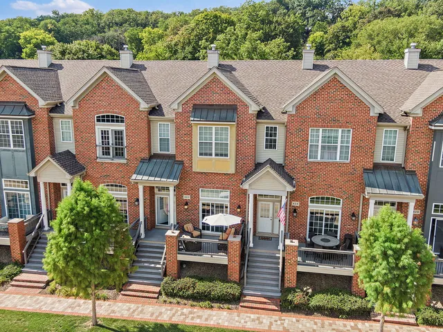 $395,000 | 420 North Harrison Street, Algonquin, IL 60102