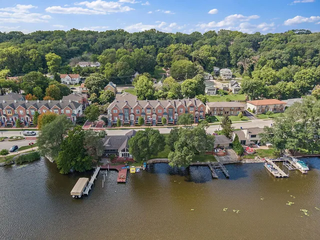 $395,000 | 420 North Harrison Street, Algonquin, IL 60102