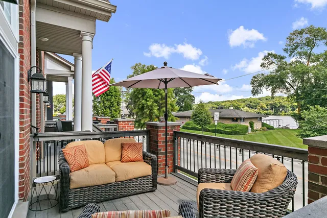 $395,000 | 420 North Harrison Street, Algonquin, IL 60102