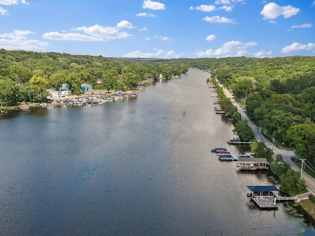 $395,000 | 420 North Harrison Street, Algonquin, IL 60102