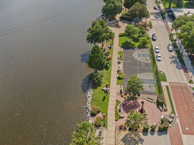 $395,000 | 420 North Harrison Street, Algonquin, IL 60102