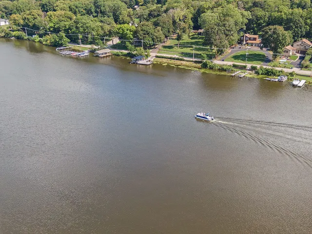 $395,000 | 420 North Harrison Street, Algonquin, IL 60102