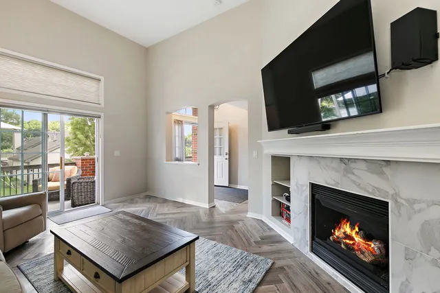 $395,000 | 420 North Harrison Street, Algonquin, IL 60102