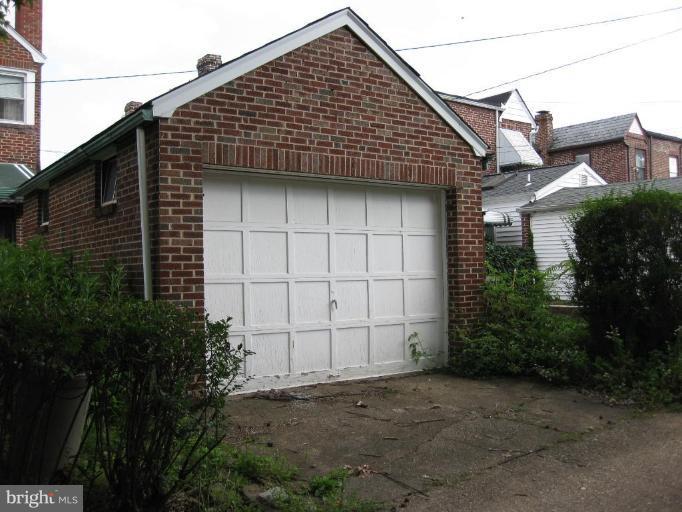 3544 Lynchester Road Baltimore, MD 21215 - Photo 3 of 22 Garage 1