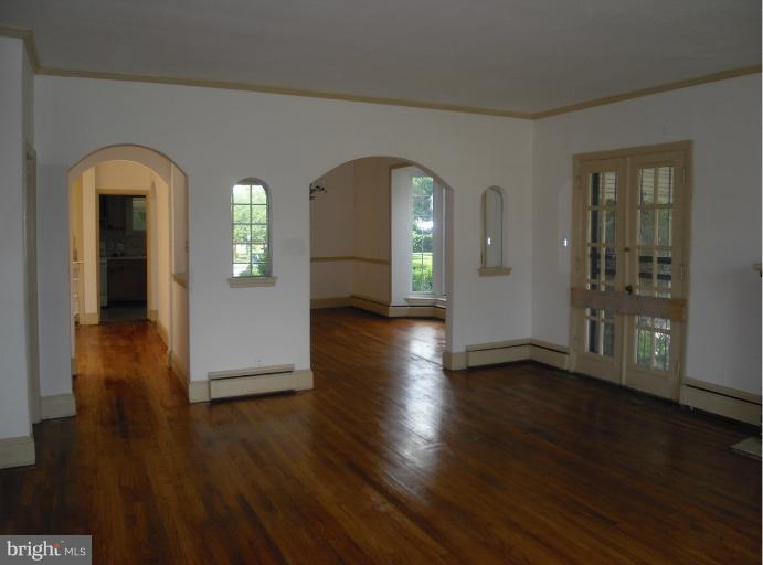 3544 Lynchester Road Baltimore, MD 21215 - Photo 5 of 22 Living Room #2