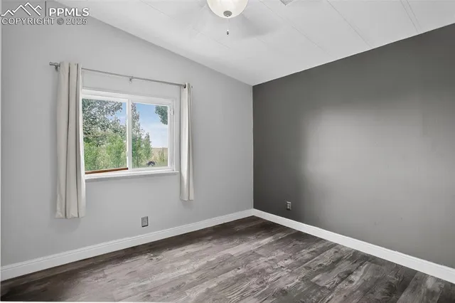 a view of empty room with window