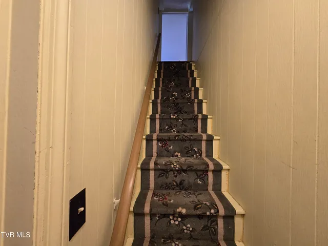 $334,500 | 113 West 2nd Street South, Big Stone Gap, VA 24219