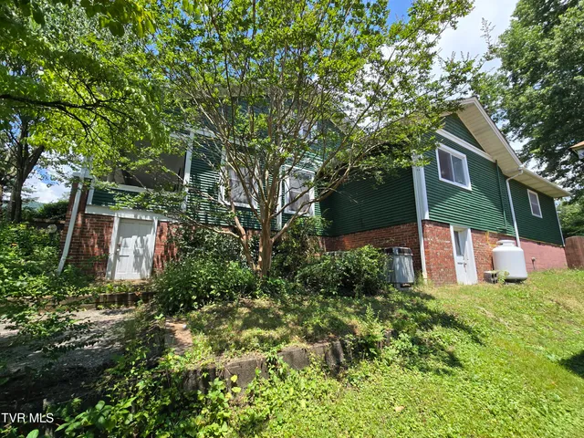 $334,500 | 113 West 2nd Street South, Big Stone Gap, VA 24219