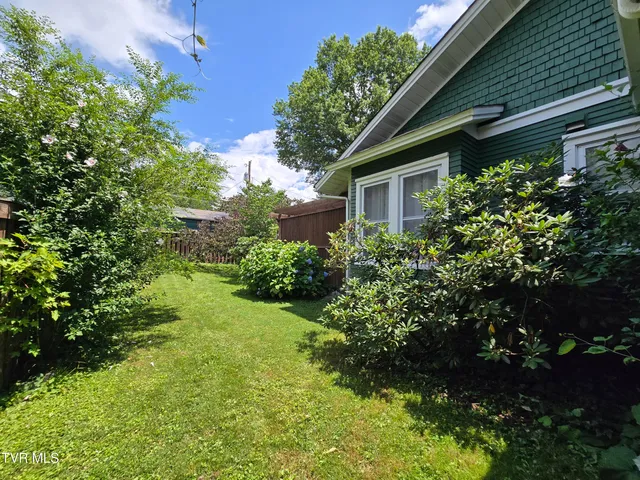 $334,500 | 113 West 2nd Street South, Big Stone Gap, VA 24219